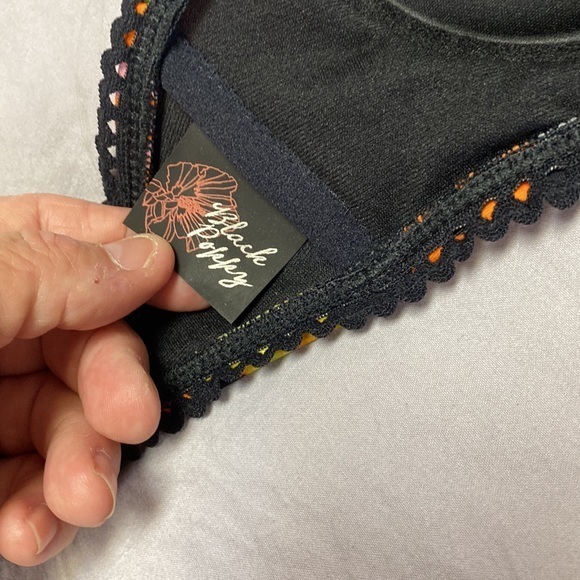 Bikini - Picture 8 of 10